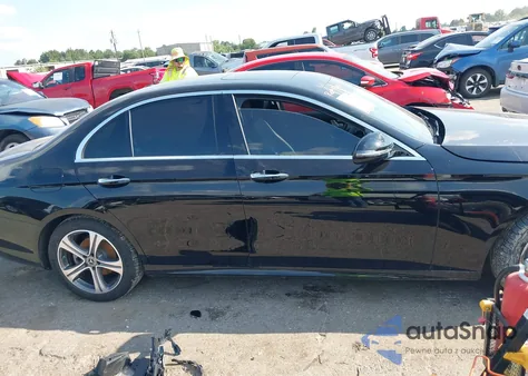 2018 Mercedes-Benz E 300 z USA, uszkodzony, nr VIN WDDZF4JB4JA480056